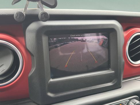 Used 2020 Jeep Wrangler Unlimited Rubicon w/ LED Lighting Group image 18