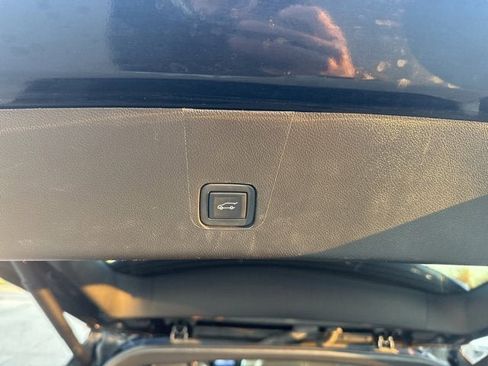 Certified 2023 Chevrolet Traverse Premier w/ LPO, Floor Liner Package image 12