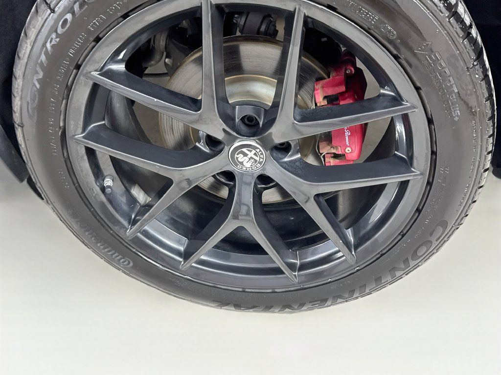 Used 2020 Alfa Romeo Stelvio AWD w/ Nero Edizione image 40