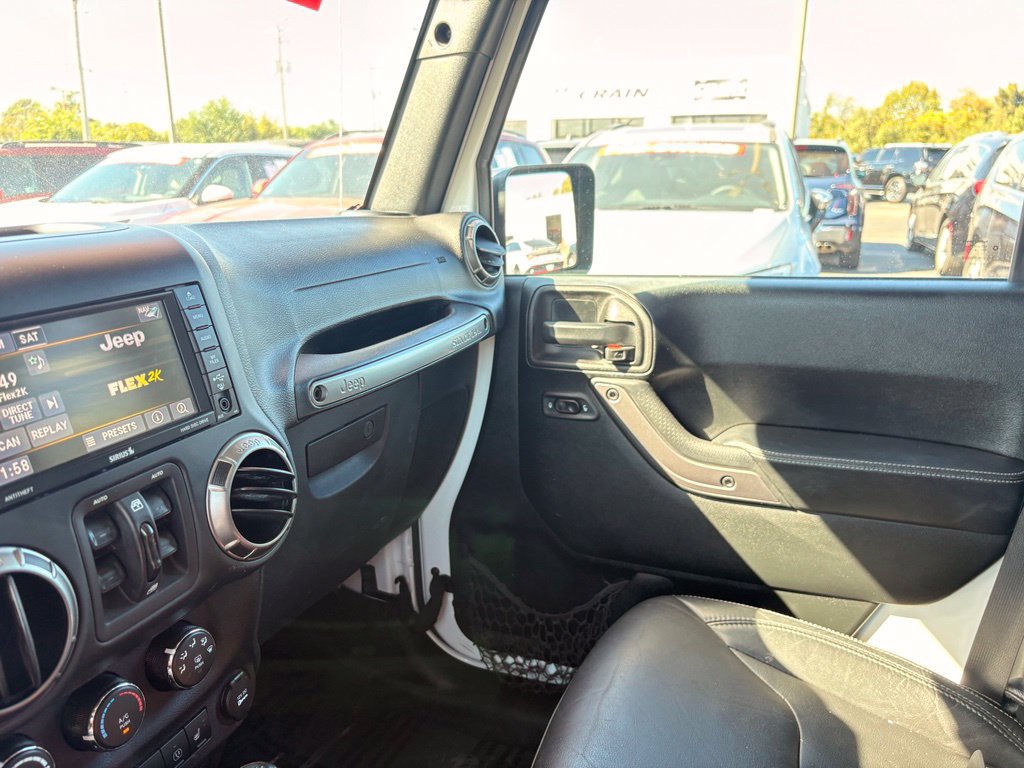 Used 2018 Jeep Wrangler Unlimited Sahara AWD/4WD image 19