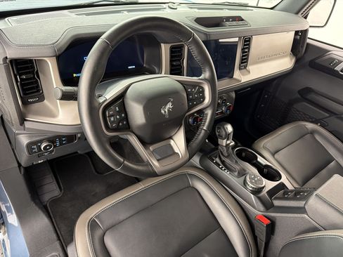 Used 2025 Ford Bronco Outer Banks AWD/4WD image 4