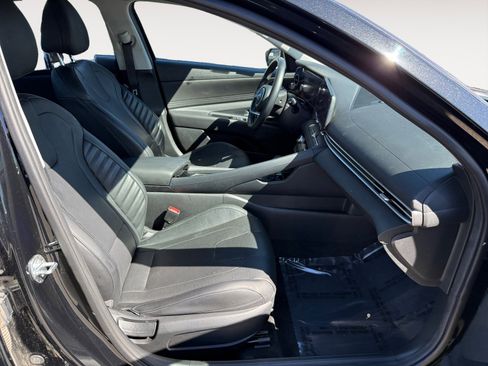 Certified 2023 Hyundai Elantra Limited image 19