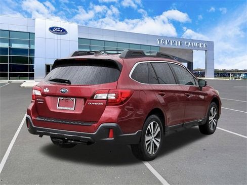 Used 2018 Subaru Outback 2.5i Limited image 4