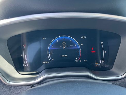 Used 2025 Toyota Corolla Cross XLE FWD image 16