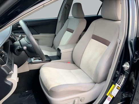 Used 2013 Toyota Camry LE FWD image 8