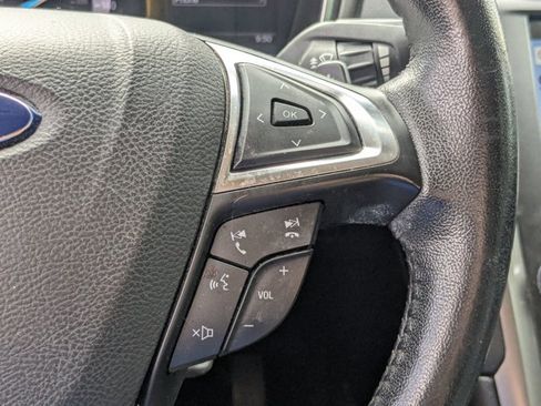 Used 2018 Ford Fusion SE w/ Fusion SE Technology Package image 5