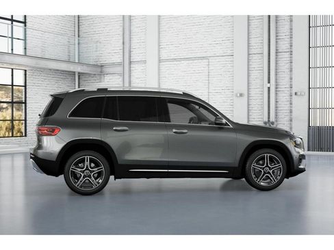 New 2026 Mercedes-Benz GLB 250 4MATIC image 17