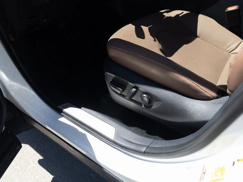 Used 2024 Toyota Grand Highlander AWD image 11