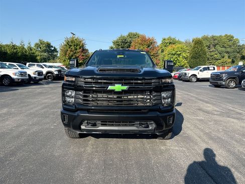 Used 2024 Chevrolet Silverado 3500 W/T w/ WT Convenience Package image 3