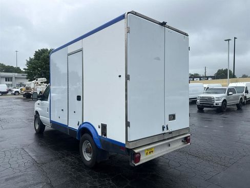 Used 2024 Ford E-350 and Econoline 350 Super Duty w/ Power Windows & Locks Group RWD image 6