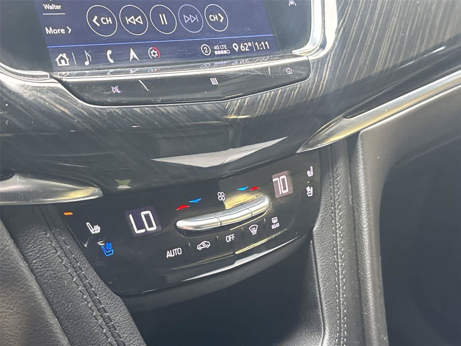 Used 2020 Cadillac XT6 Premium Luxury AWD/4WD image 16