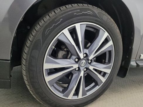 Used 2017 Nissan Pathfinder Platinum FWD image 31