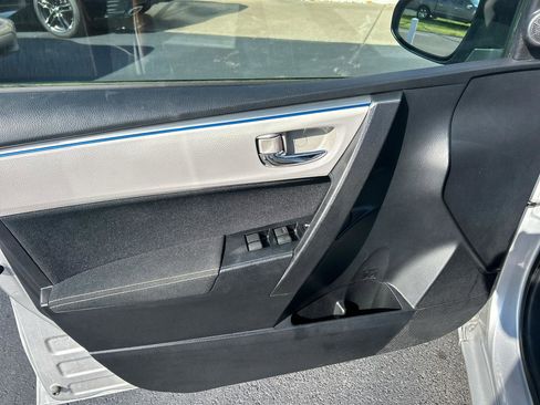 Used 2015 Toyota Corolla LE FWD image 11