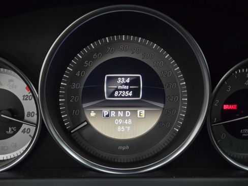 Used 2012 Mercedes-Benz C 250 Sedan image 16