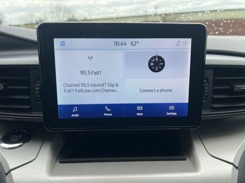 Used 2024 Ford Explorer XLT AWD/4WD image 29