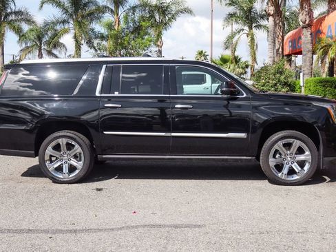 Used 2018 Cadillac Escalade ESV Platinum image 10