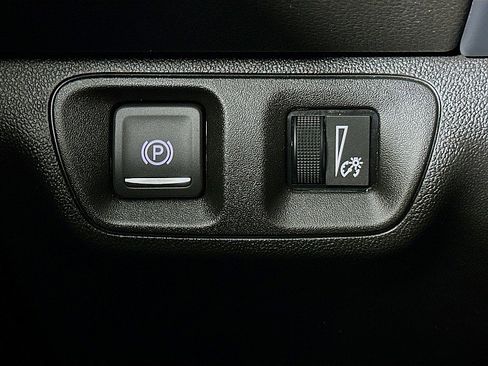 Used 2023 GMC Acadia SLT w/ Elevation Edition image 10