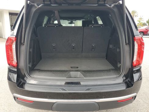 Used 2021 GMC Yukon SLT w/ SLT Premium Package AWD/4WD image 9