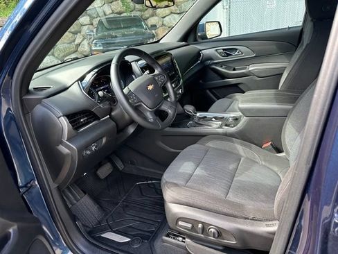 Used 2023 Chevrolet Traverse LT FWD image 14
