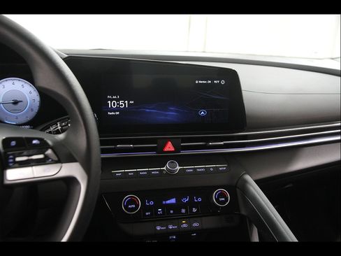 Certified 2024 Hyundai Elantra SEL FWD image 10