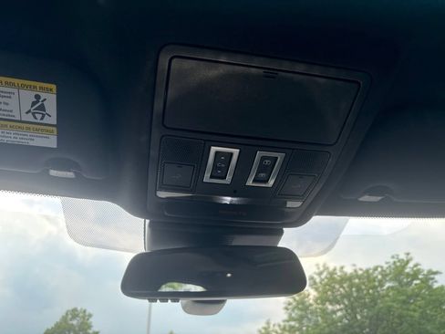 Used 2017 Jaguar F-PACE Prestige AWD/4WD image 17