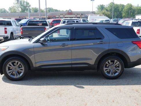 Used 2023 Ford Explorer XLT w/ Equipment Group 202A AWD/4WD image 9