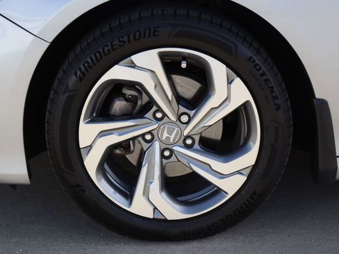 Used 2019 Honda Accord EX image 30