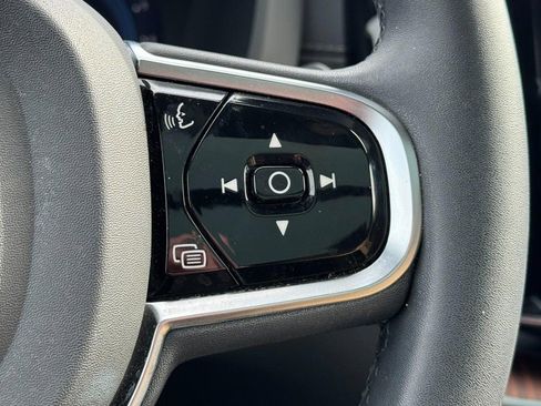 Certified 2023 Volvo XC60 B6 Ultimate w/ Climate Package image 19