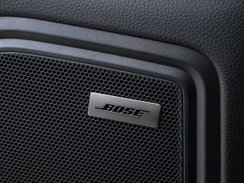 New 2026 Porsche Macan Turbo image 7