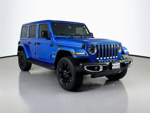 Used 2022 Jeep Wrangler Unlimited Sahara AWD/4WD image 4
