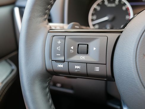 Certified 2023 Nissan Rogue SV w/ SV Premium B Package AWD/4WD image 28
