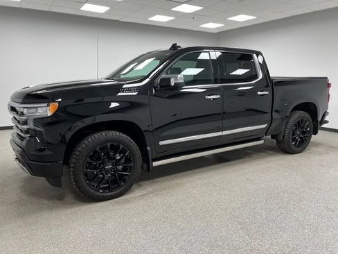 Used 2023 Chevrolet Silverado 1500 High Country w/ High Country Premium Package AWD/4WD image 5