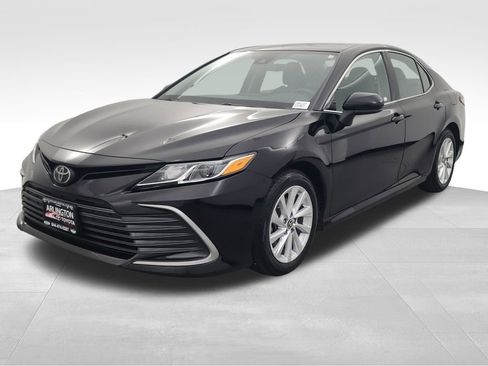 Used 2023 Toyota Camry LE image 9