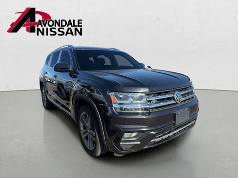 Used 2018 Volkswagen Atlas SE w/ R-Line Package AWD/4WD image 4