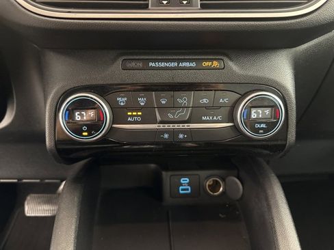 Used 2021 Ford Escape SE image 19