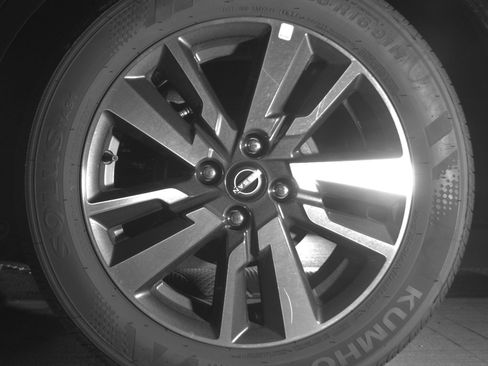 Used 2025 Nissan Versa SV image 14