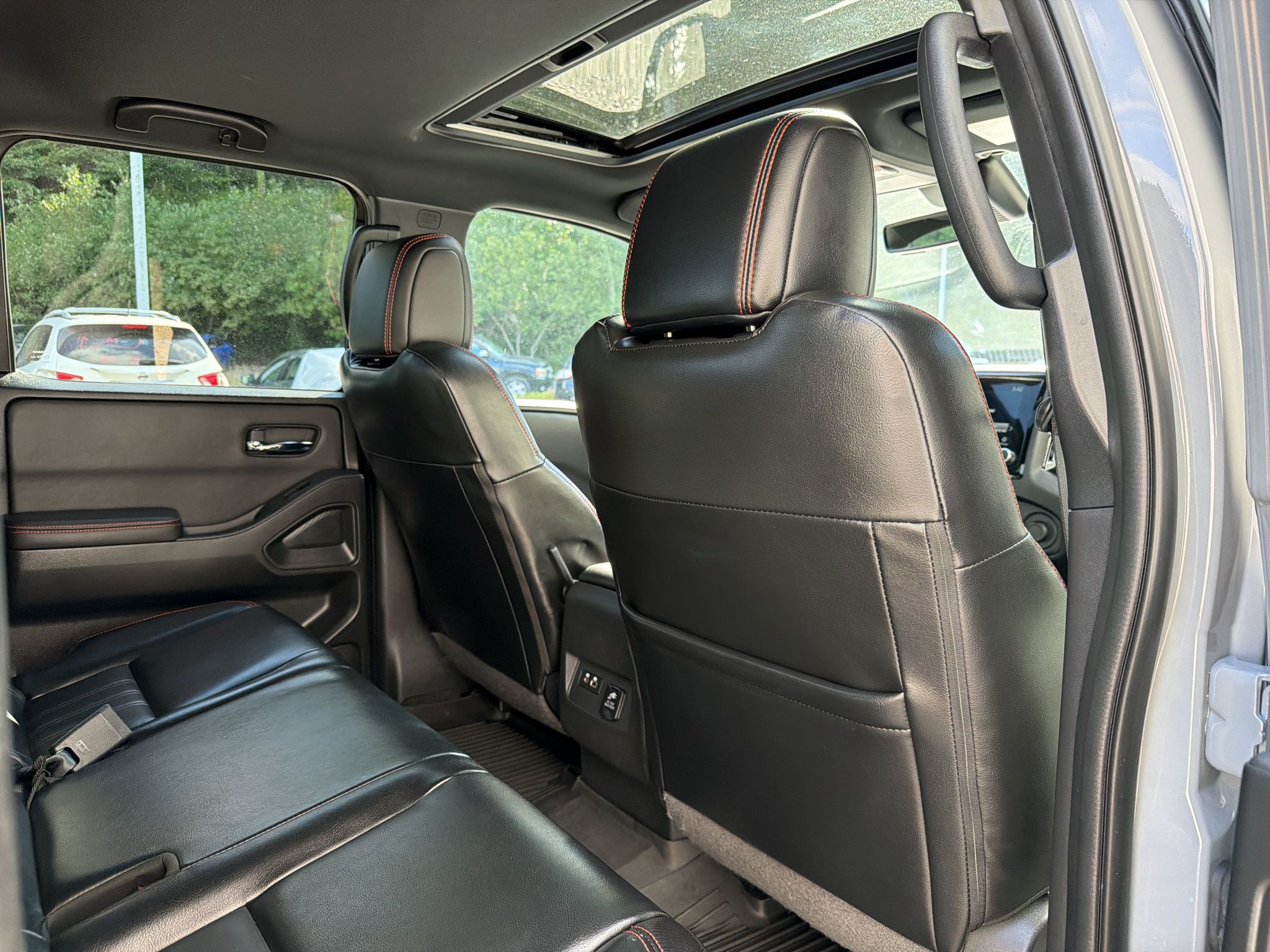 Certified 2023 Nissan Frontier PRO-4X w/ Pro-4X Premium Package AWD/4WD image 17