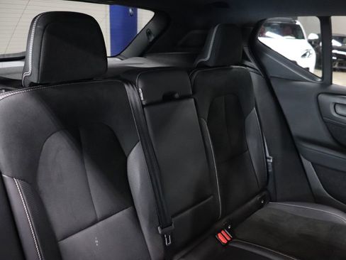 Used 2020 Volvo XC40 T5 R-Design w/ Protection Package Premier image 20