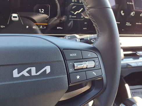 Used 2025 Kia K4 EX image 15