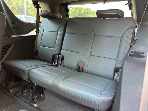 Used 2025 GMC Yukon AT4 w/ AT4 Premium Plus Package AWD/4WD image 14