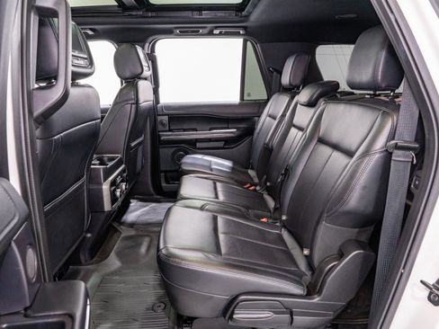 Used 2019 Ford Expedition Max XLT w/ Equipment Group 202A RWD image 30