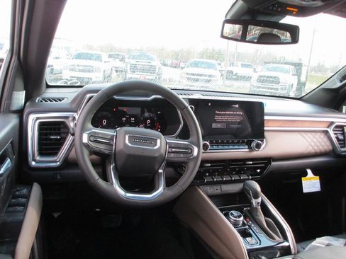 New 2026 GMC Canyon Denali image 14