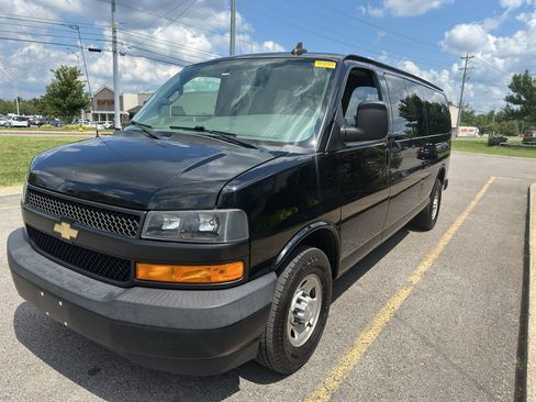 Used 2019 Chevrolet Express 3500 LS RWD image 8