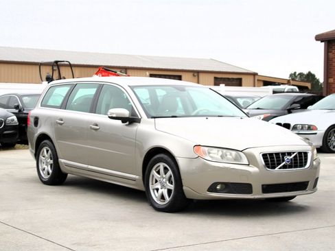 Used 2008 Volvo V70 image 9