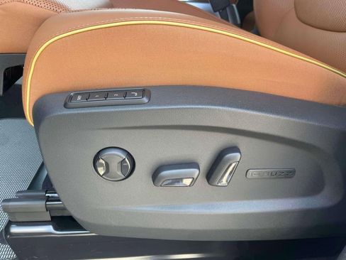 New 2025 Volkswagen ID. Buzz Pro S image 19