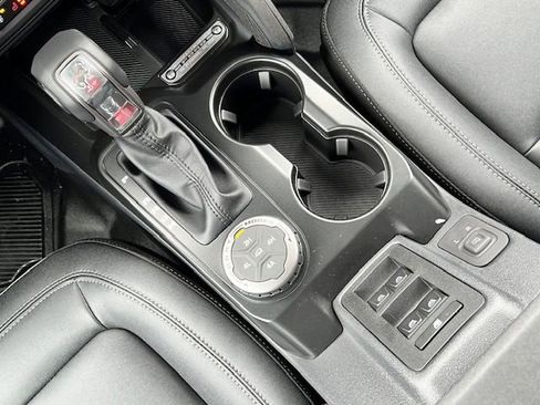 New 2025 Ford Bronco Badlands image 27