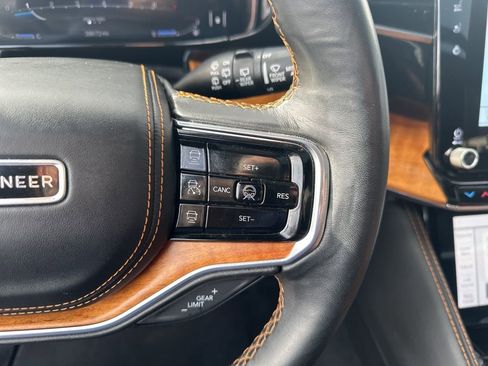 Used 2022 Jeep Grand Wagoneer Series III image 13