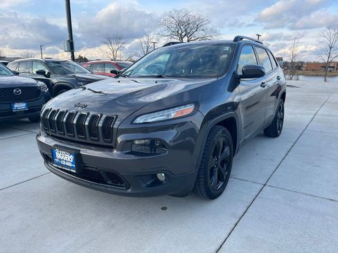 Used 2015 Jeep Cherokee Latitude w/ Comfort/Convenience Group image 4