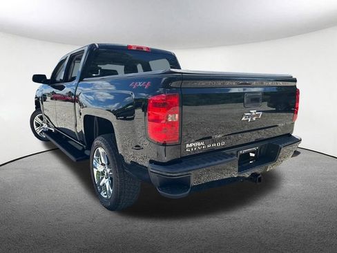 Used 2018 Chevrolet Silverado 1500 Custom w/ Custom Value Package AWD/4WD image 9