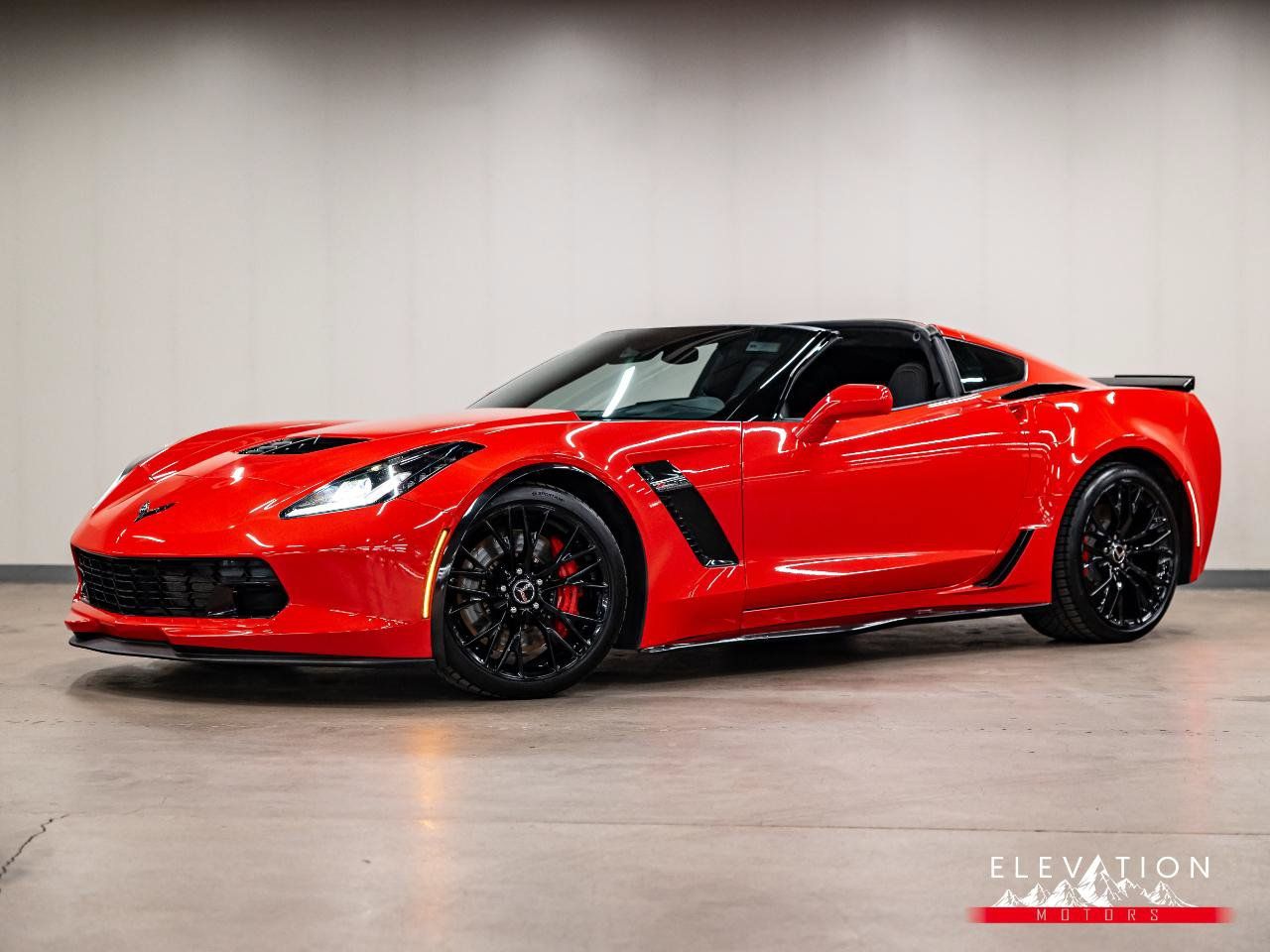 Used 2015 Chevrolet Corvette Z06 w/ 3LZ Preferred Equipment Group RWD image 24